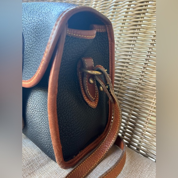 Vintage Dooney & Bourke Essex Crossbody AWL Bag - Picture 4 of 15